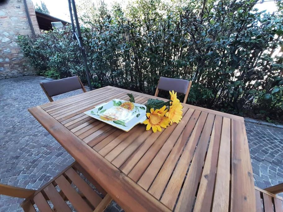 Lajatico Rentals - Casa Di Alice Nel Borgo ภายนอก รูปภาพ