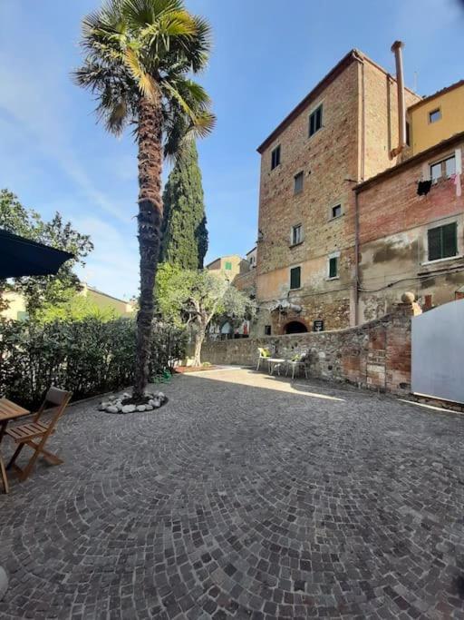 Lajatico Rentals - Casa Di Alice Nel Borgo ภายนอก รูปภาพ